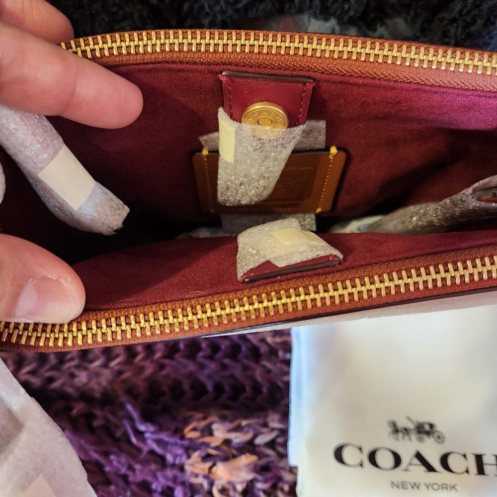 Brand New Coach Retail Small Tan Rust